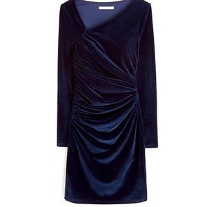NWT Abercrombie & Fitch long sleeve asymmetrical velvet dress. Navy, size small